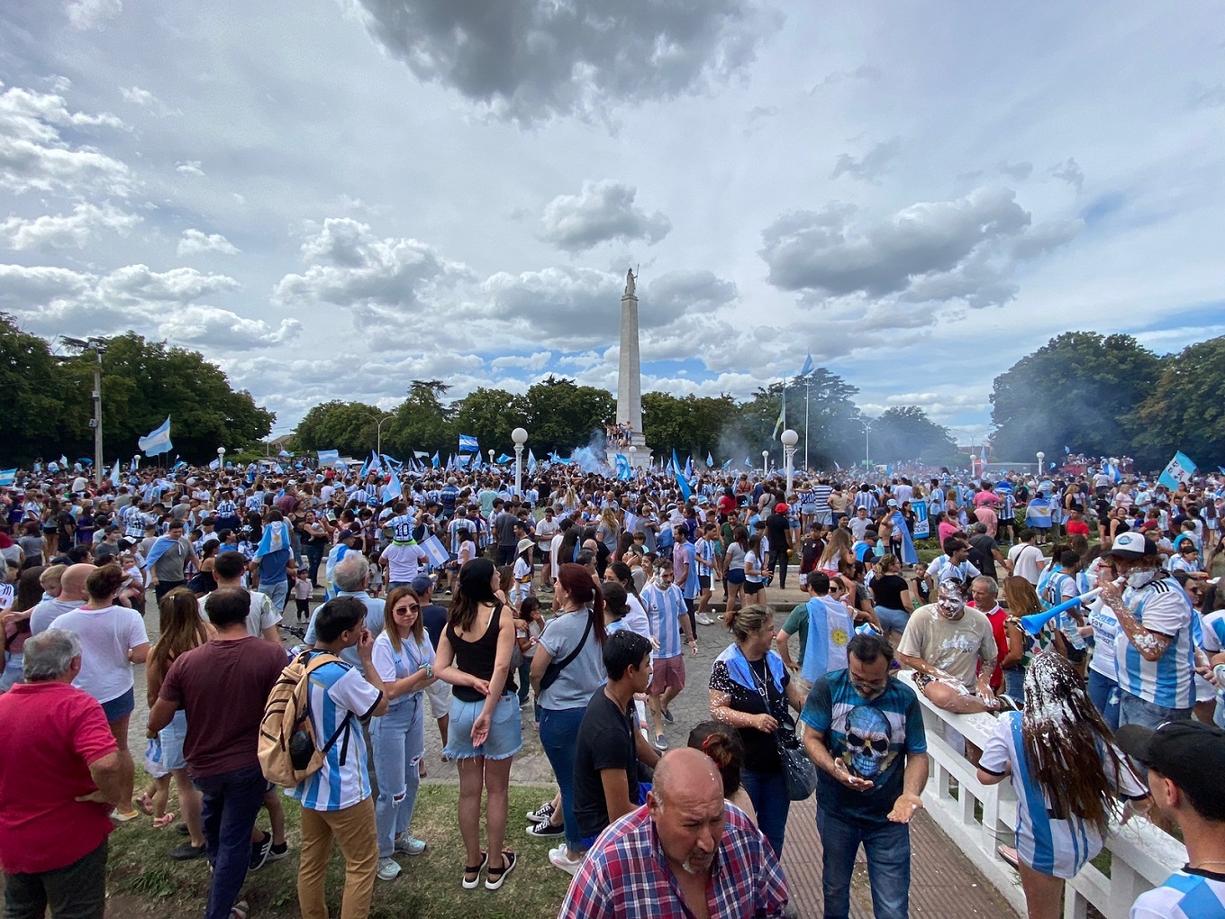 El Gobierno decretó feriado nacional mañana martes para recibir a la selección argentina