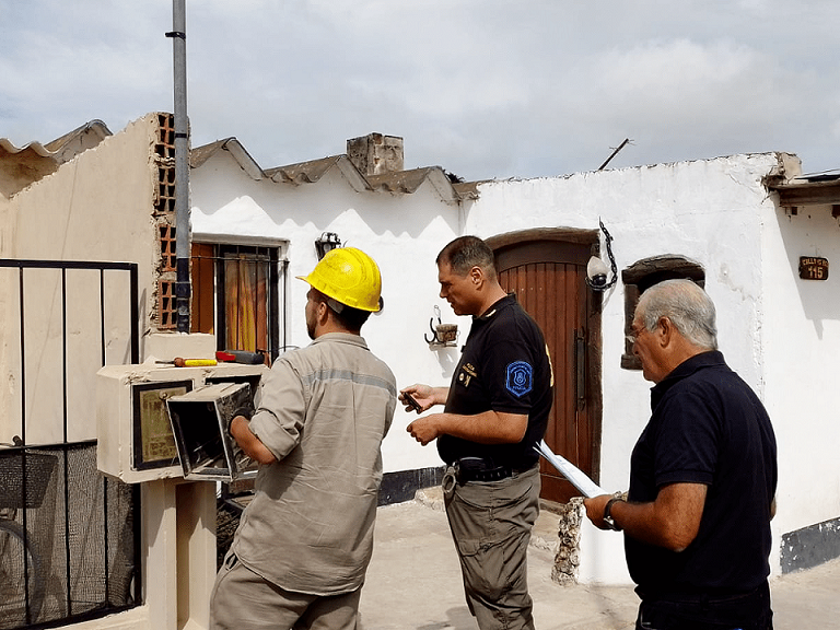 Plan contra el fraude eléctrico: La Cooperativa continúa retirando conexiones clandestinas