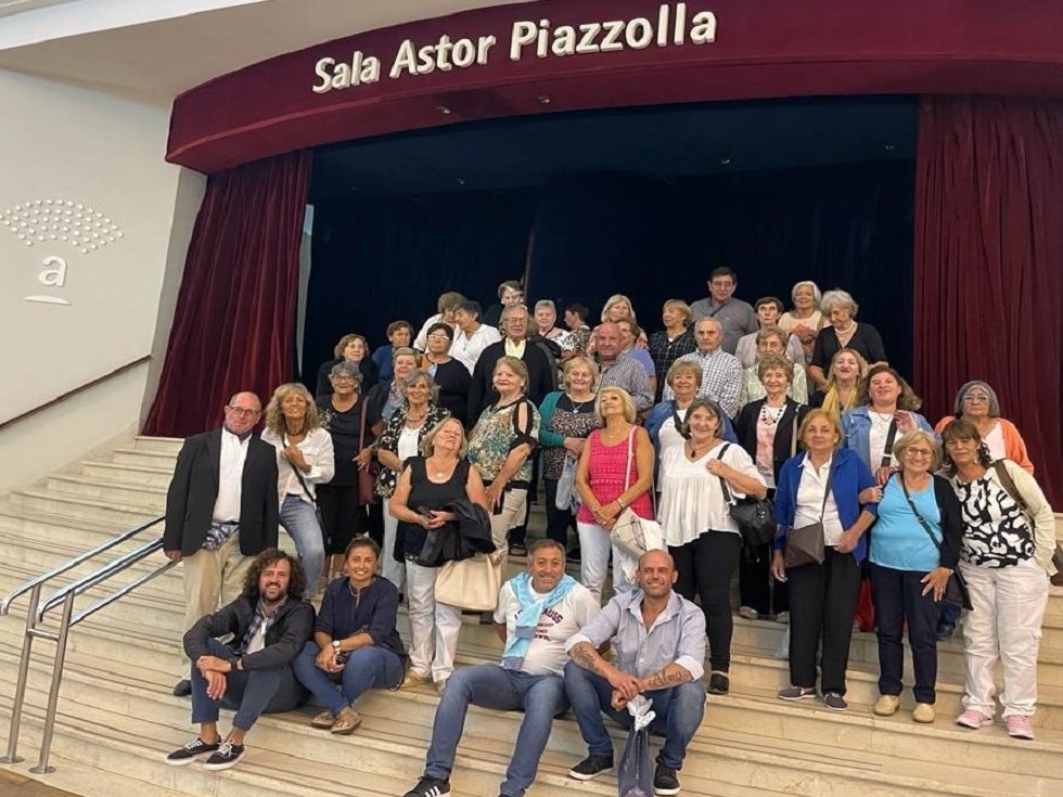 Adultos mayores fueron por segunda vez al Teatro “Auditorium” de Mar del Plata