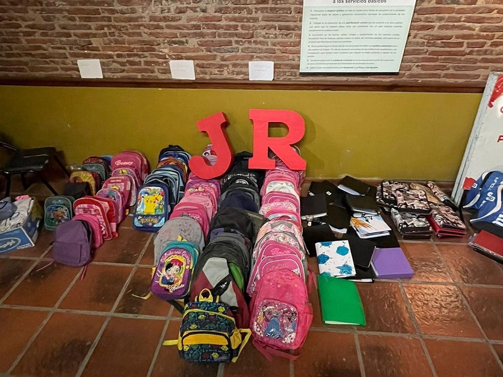 Más de 130 kits escolares entregó la Juventud Radical Balcarce