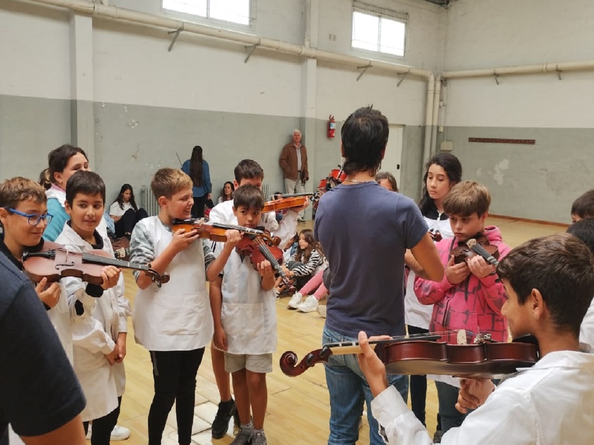 La Orquesta Escuela Infanto-Juvenil realizó el primer concierto pedagógico