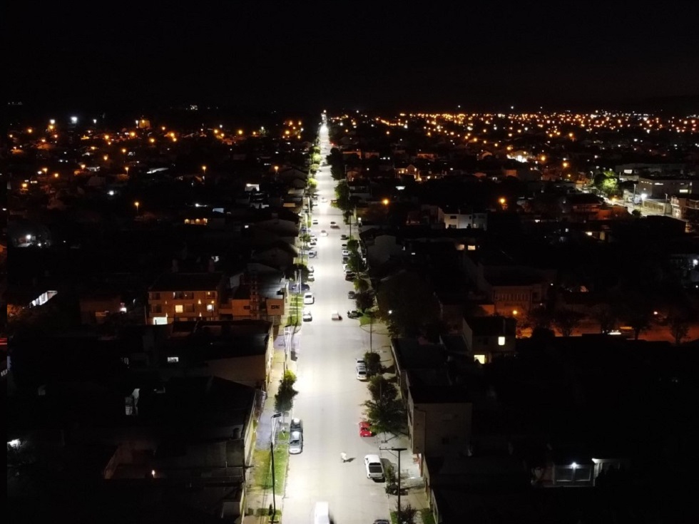 El Municipio completó el recambio de luminarias en avenida Suipacha (32)
