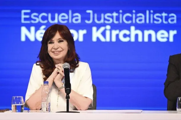 Cristina Kirchner: "Hay que revisar el acuerdo con el FMI, pero no para no pagar"