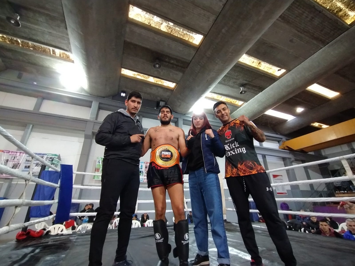 Mirón consiguió el primer cinturón de Kick Boxing en la historia de Balcarce