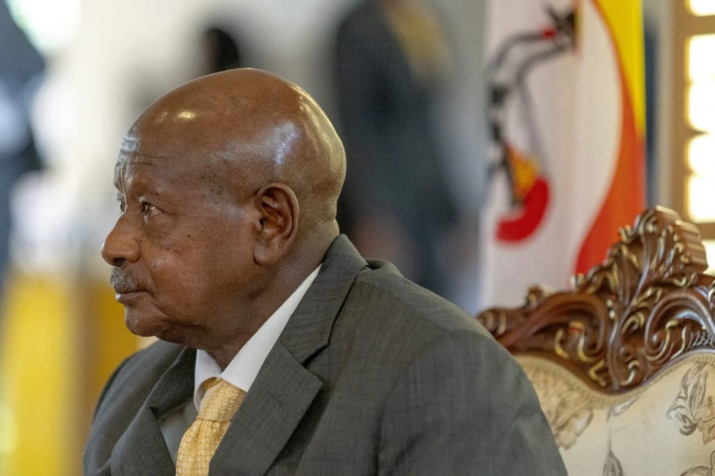 Presidente de Uganda asegura que no cambiará su ley que castiga la homosexualidad