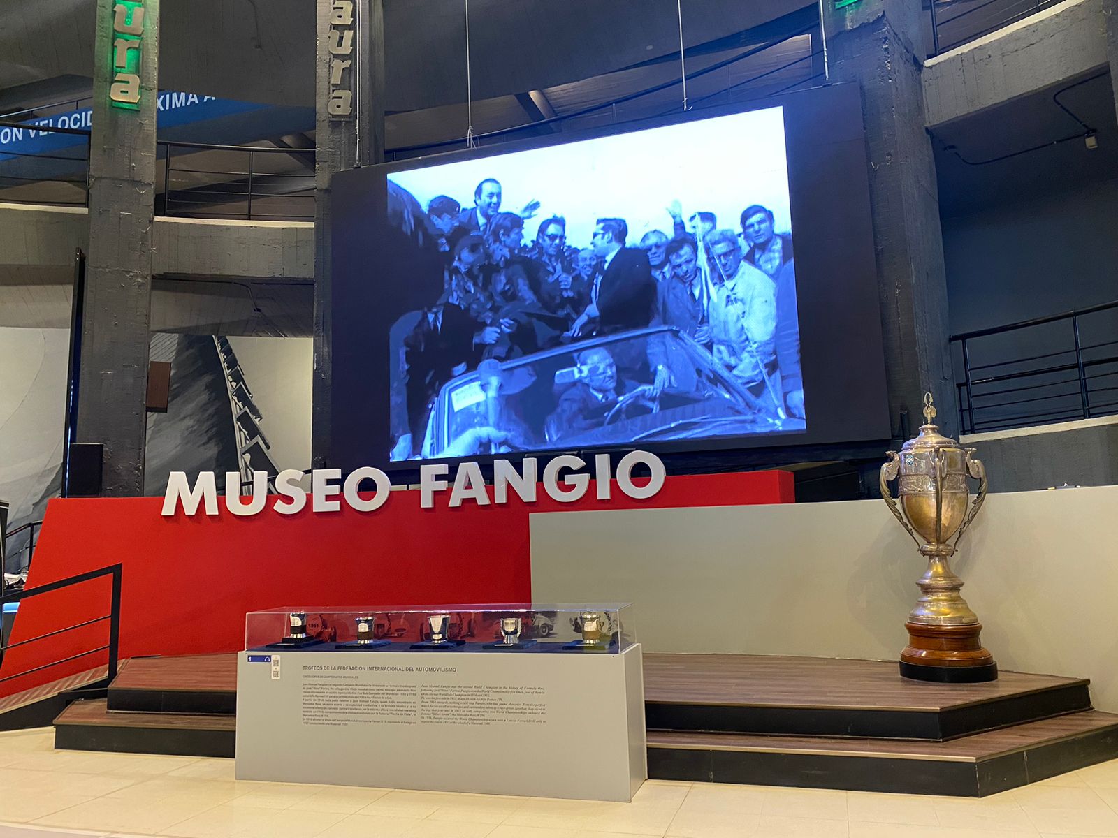 Presentarán oficialmente la pantalla gigante en el Museo Juan Manuel Fangio