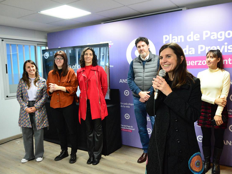 Raverta inauguró el nuevo edificio de la oficina de ANSES en Liniers