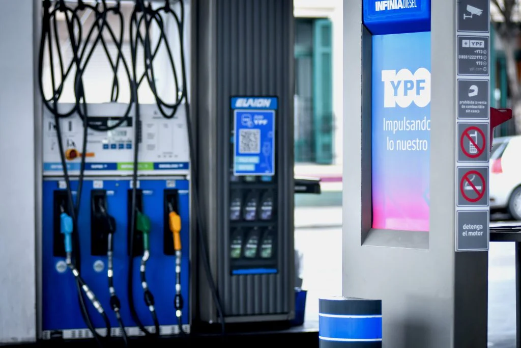 YPF aumentó un 4,5% la nafta y se sumó al resto