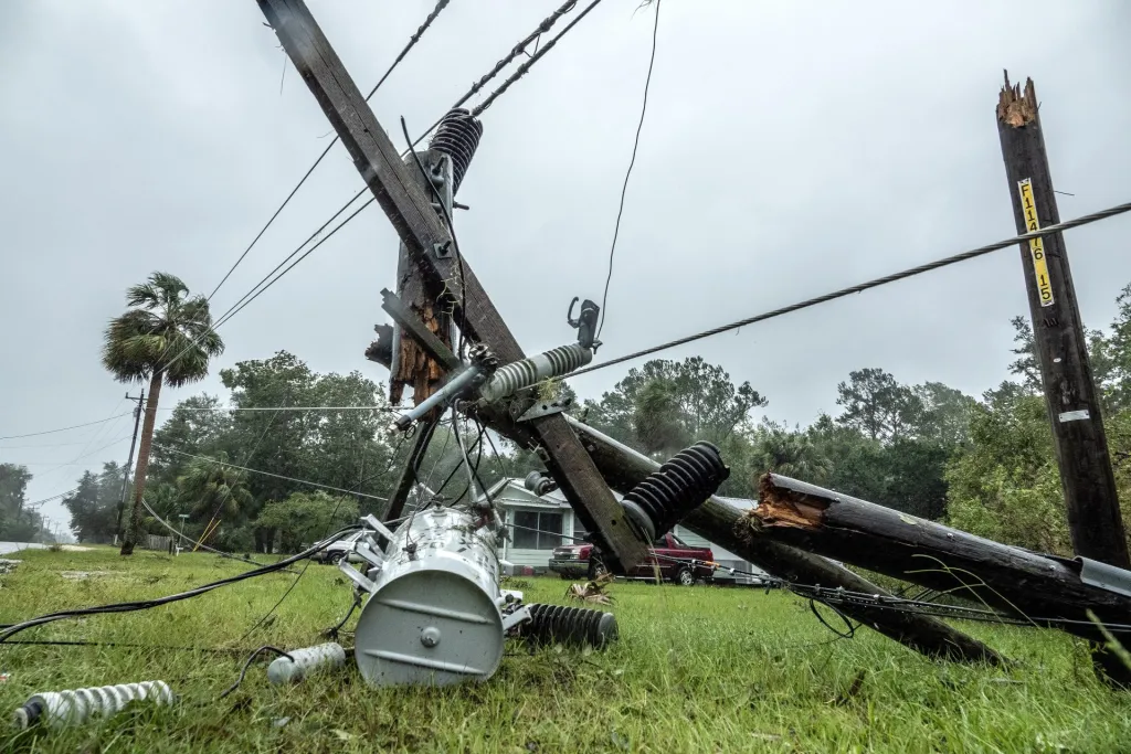 El huracán Idalia tocó tierra en Florida con vientos de 205 km/h y “marejadas ciclónicas”