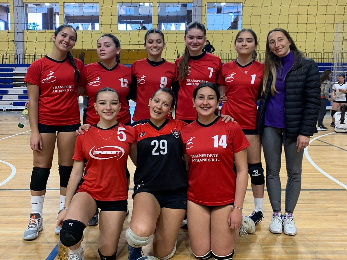 El equipo femenino de vóley clasificó a la final provincial de los Bonaerenses