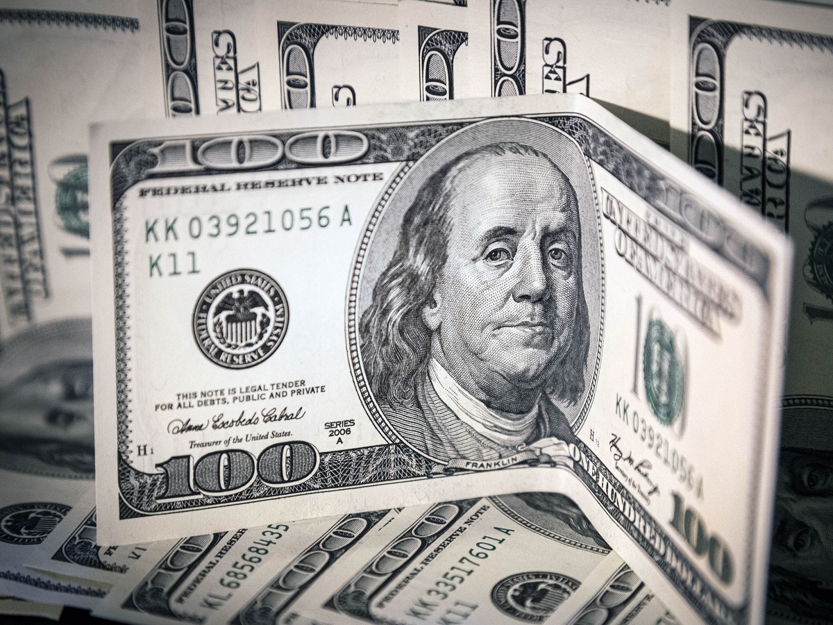 El dólar blue cotiza en alza y rompe el techo de los $1000