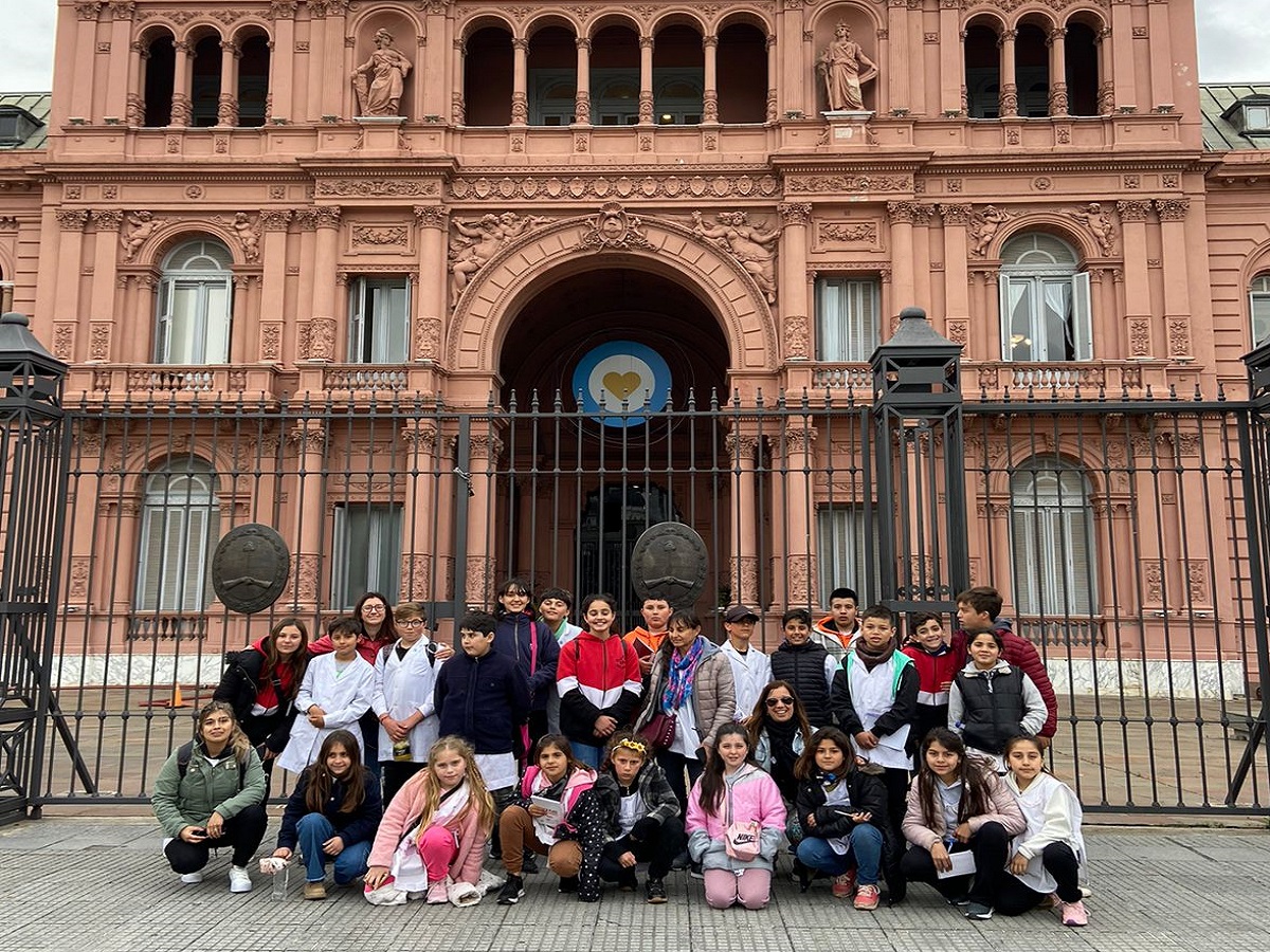 Exitosa salida educativa de la Escuela N° 11 de San Agustín a Buenos Aires