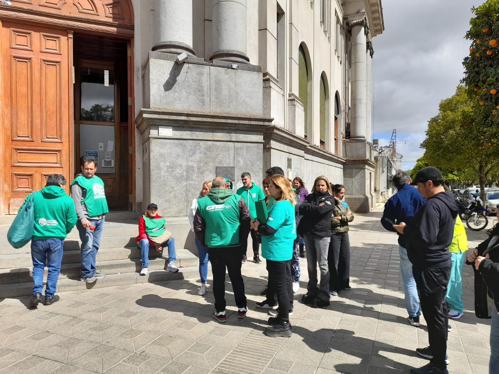 Convenio Colectivo de Trabajo: ATE se movilizó frente al municipio