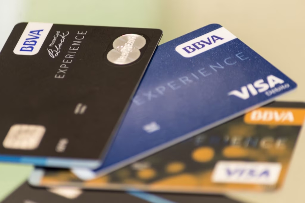 Aumenta el costo para refinanciar saldos en las tarjetas de crédito