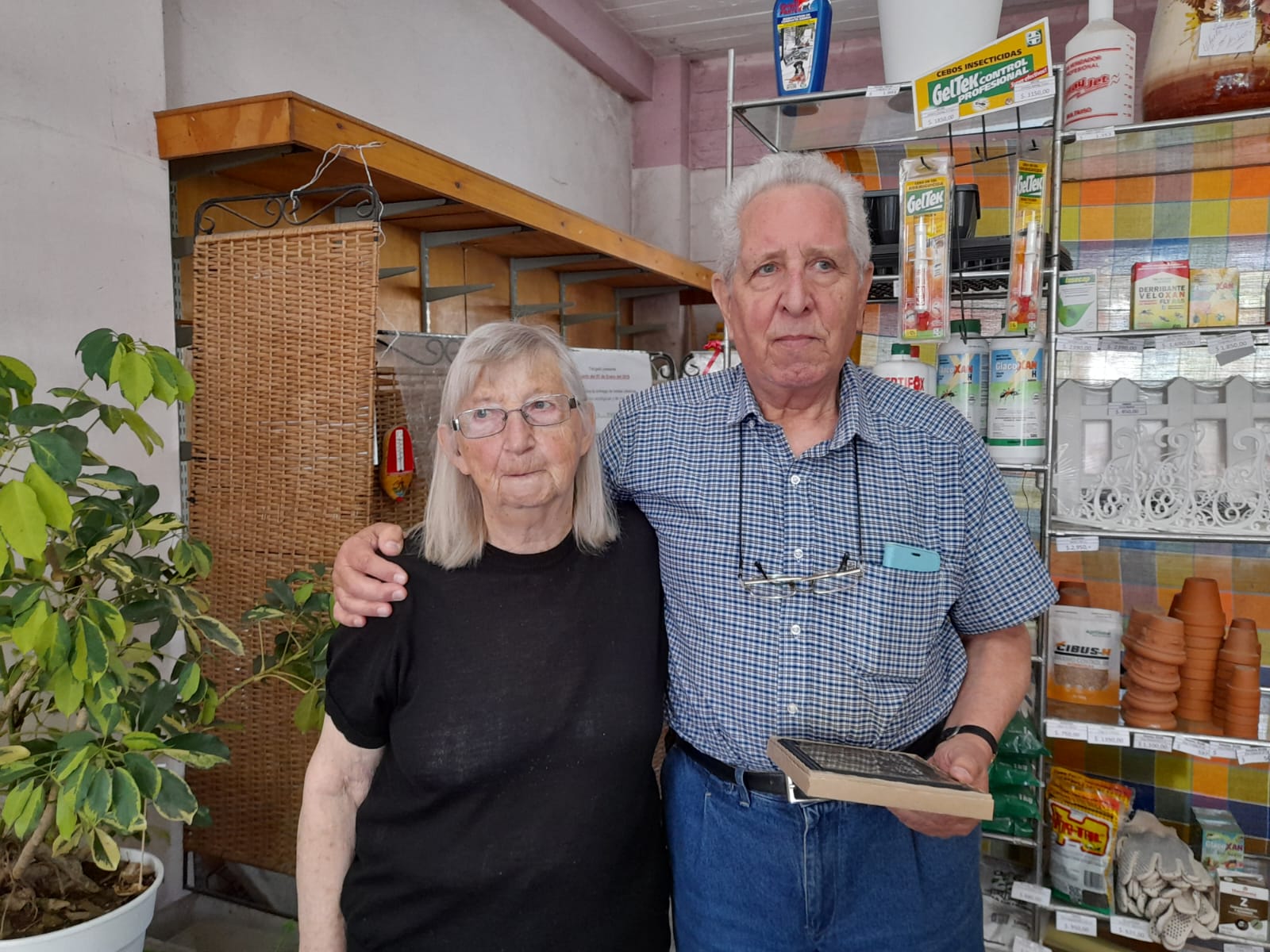 Tras 47 años trabajando, cierra su vivero Héctor Murias