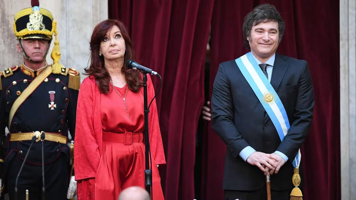 “Un showman-economista en la Rosada: Cristina Kirchner publicó un documento de 33 páginas con fuertes críticas a Javier Milei