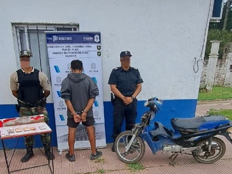 Detuvieron a un delincuente y recuperaron 400 mil pesos y una moto robada