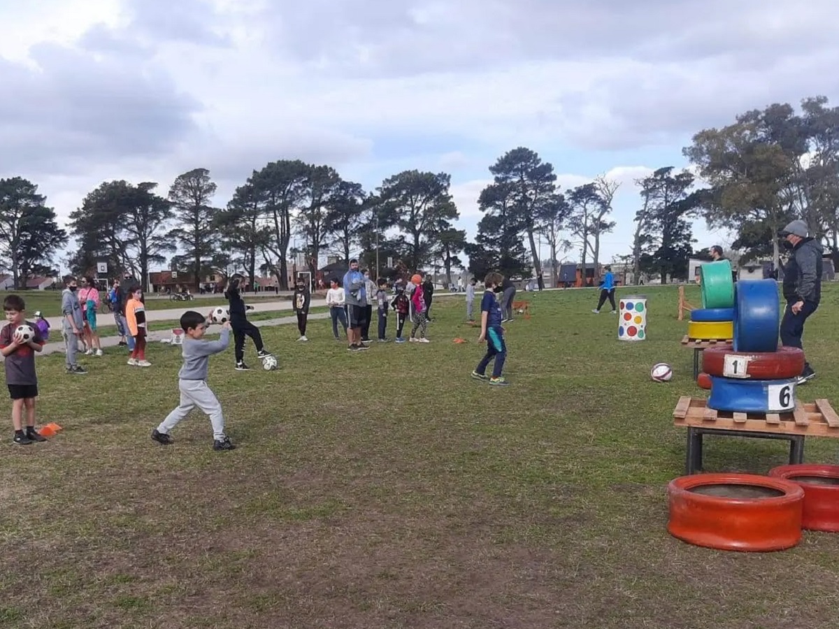 Este domingo habrá una jornada recreativa en el playón deportivo del Cerro “El Triunfo”
