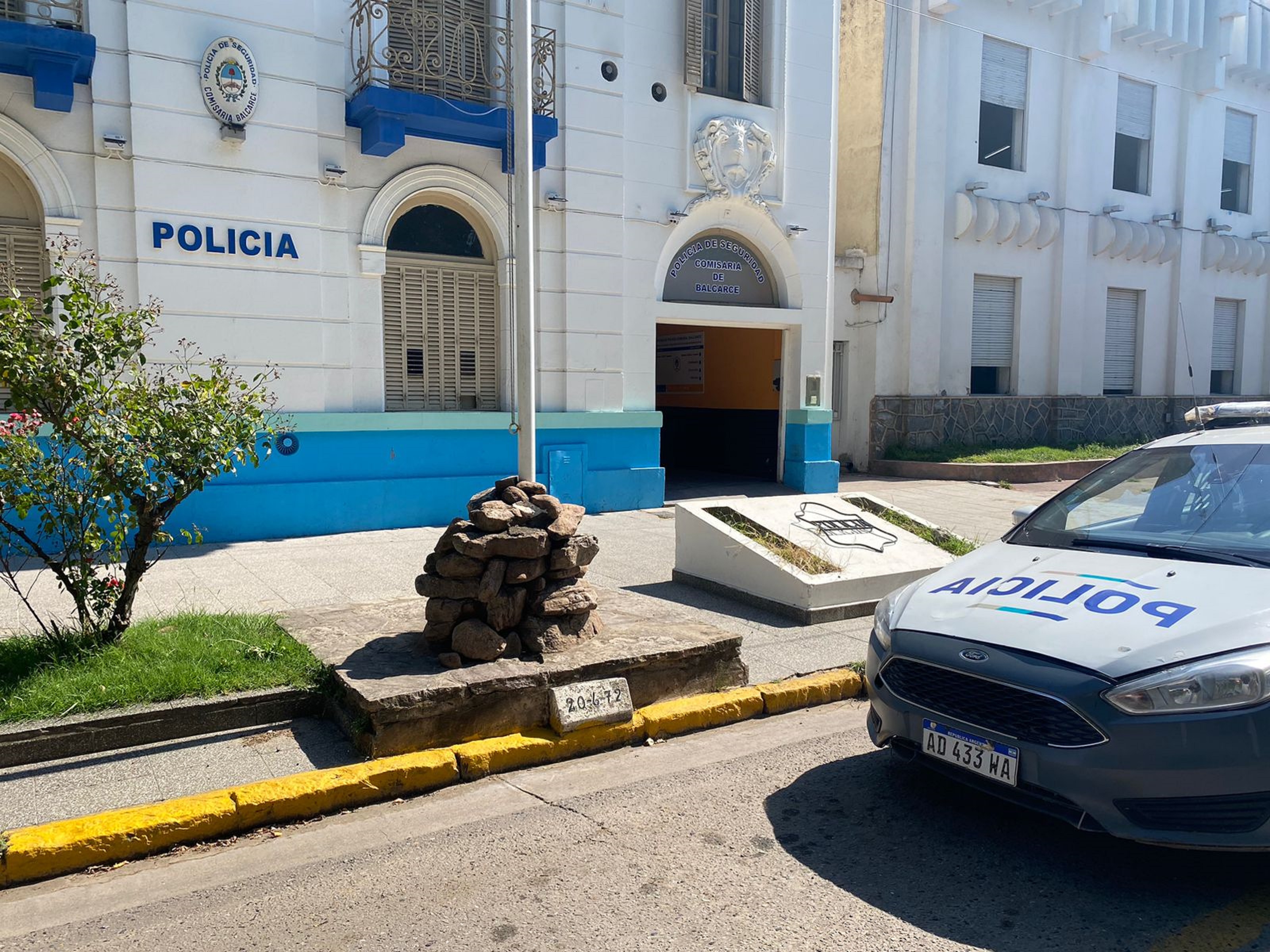 Citan a indagatoria a cinco policías de Balcarce que permitieron visita a Segovia