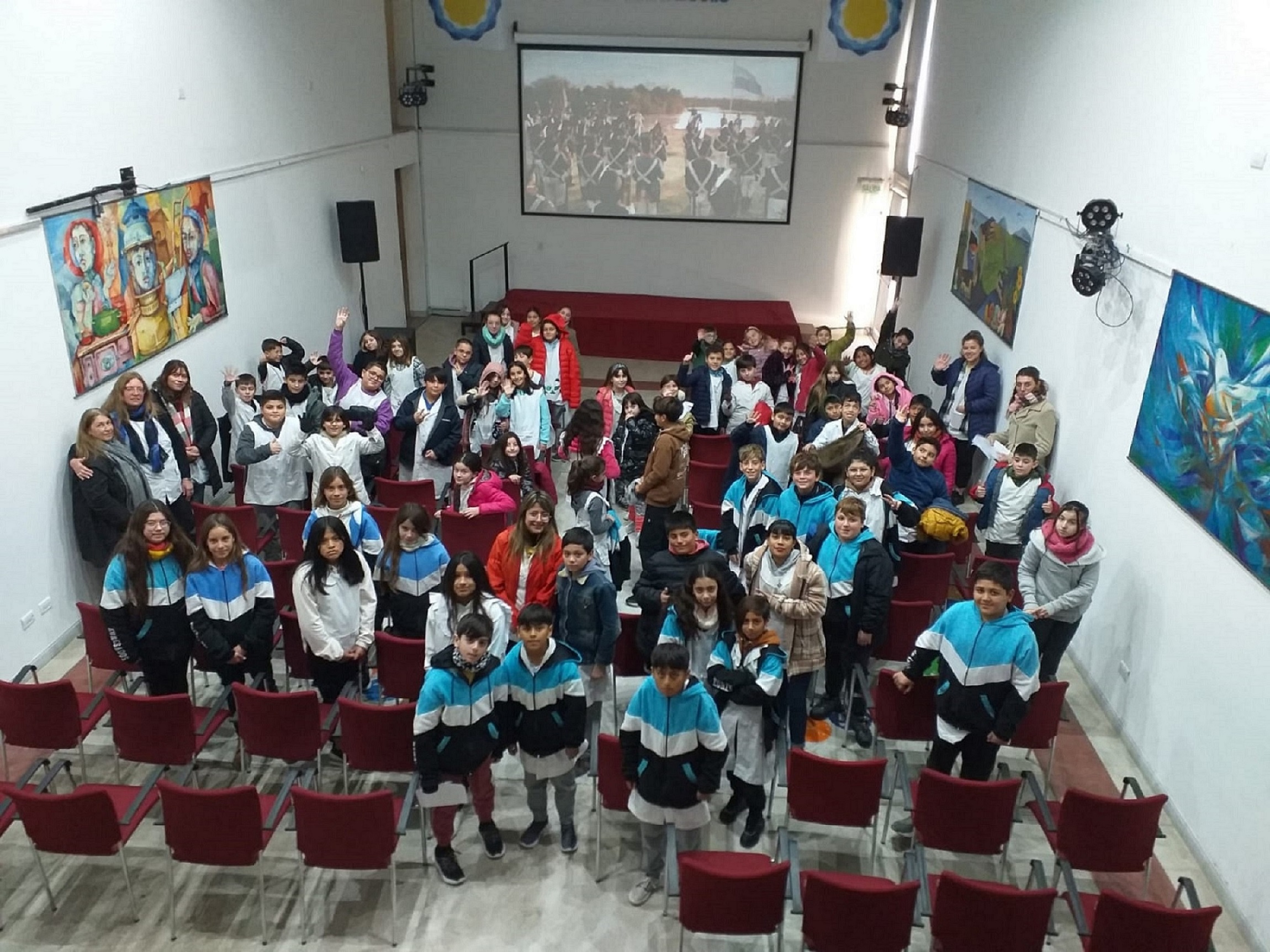 Alumnos de la Escuela N° 3 asistieron a la proyección del filme “Belgrano”, de Sebastián Pivotto