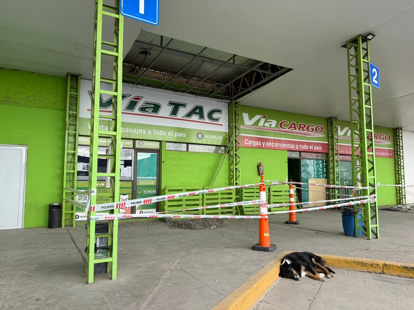 Cayó parte del techo en la Terminal de Ómnibus